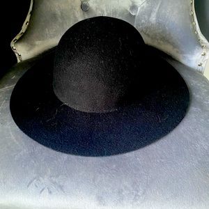 H&M black semi floppy brim hat